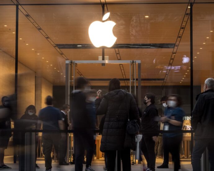 Here’s why Apple’s stock is getting dumped despite solid earnings results