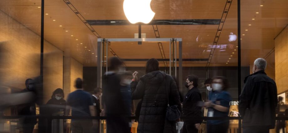 Here’s why Apple’s stock is getting dumped despite solid earnings results