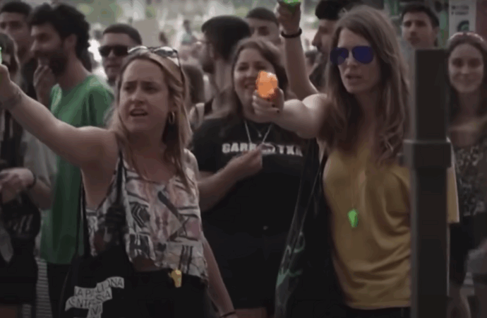 Europeans to stage mass protest against tourists, tourism