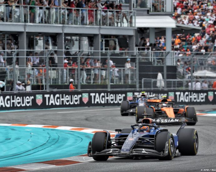 ‘La 4e place était possible’ : Albon est ‘content’ d’avoir pu suivre Verstappen et Russell