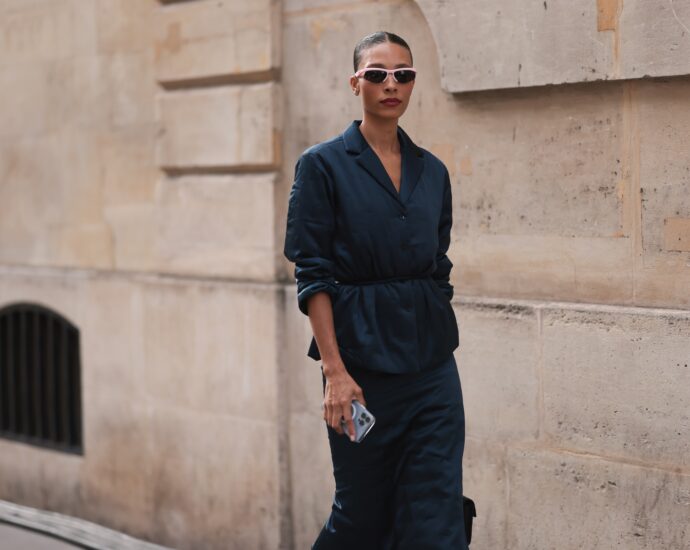How To Master the Art of Minimalist Fashion