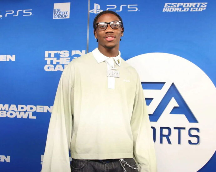 $1.3M QB Melts Hearts With Grand NIL Gesture to His Mom After Flashing Icy Jewelry