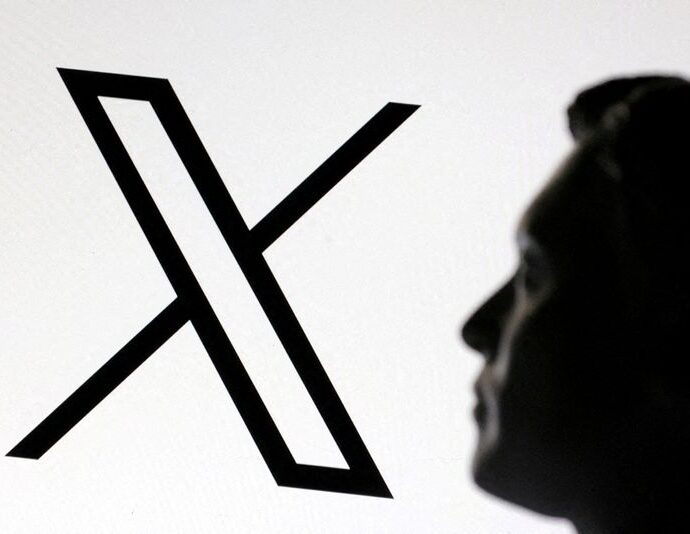 Musk says he’ll resume working ’24/7′ at his companies, X outage mostly restored