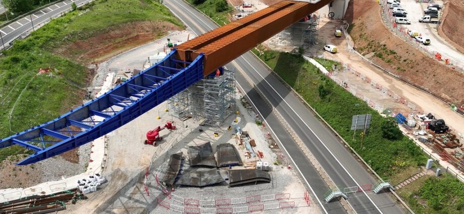 HS2 “shambolic mess” says transport secretary