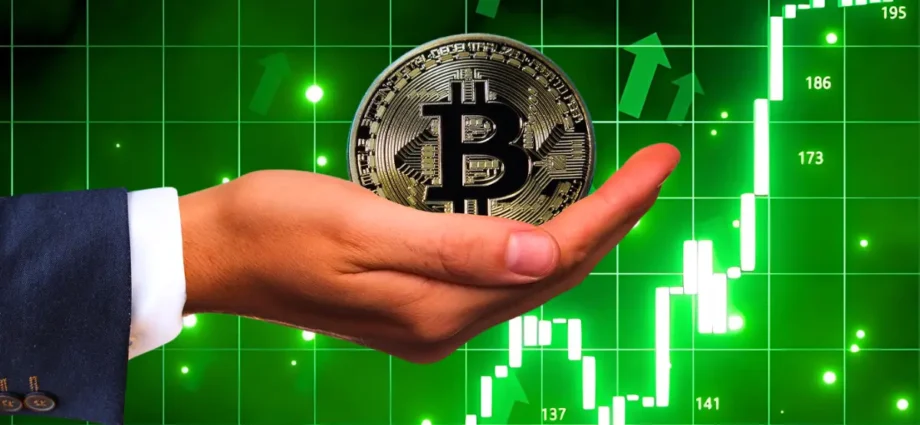 Bitcoin Records 2nd Consecutive Week of Cash Inflows: Is a Breakout Rally Coming?