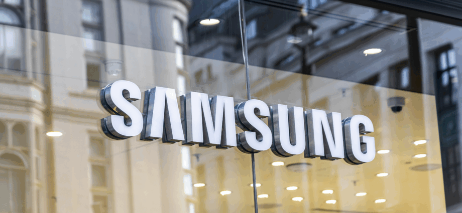 Samsung Is Offering a Few Perks to Those Who Register to Pre-Order Its New Foldables