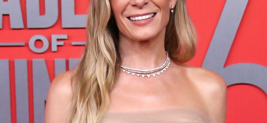 LeAnn Rimes Reveals Her Teeth Fell Out Mid-Performance