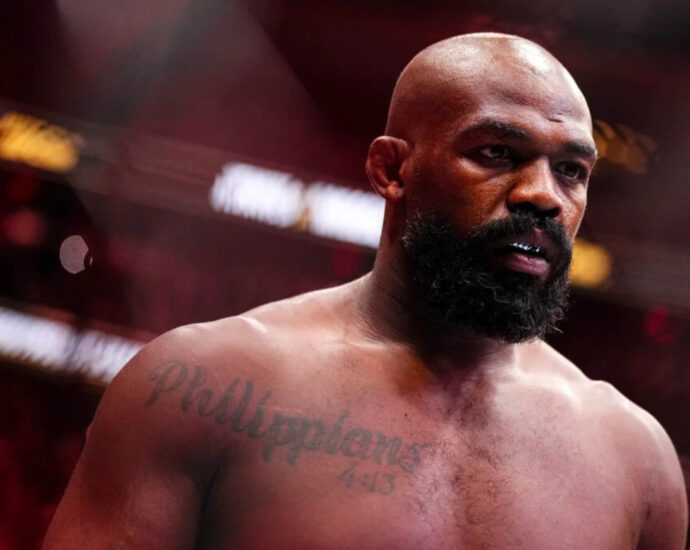 Former Jon Jones rival claims retirement was the smart move: “His legacy outweighs that”