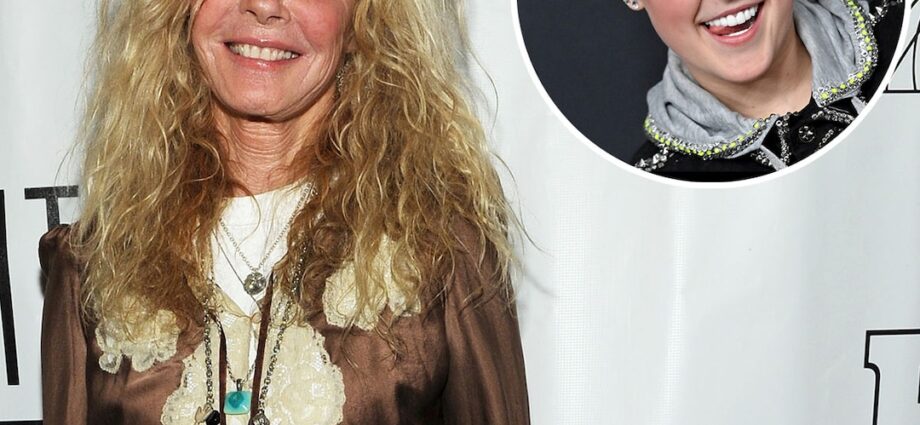 “Bette Davis Eyes” Singer Kim Carnes Shares True Thoughts on JoJo Siwa