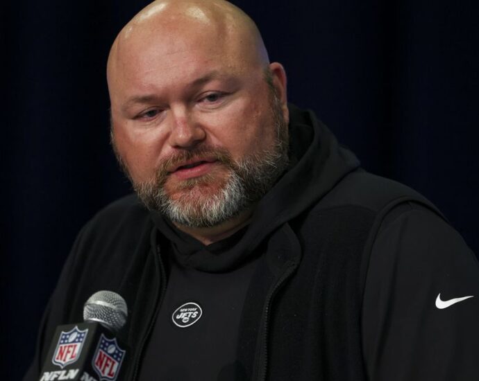 Eagles officially announce front office changes