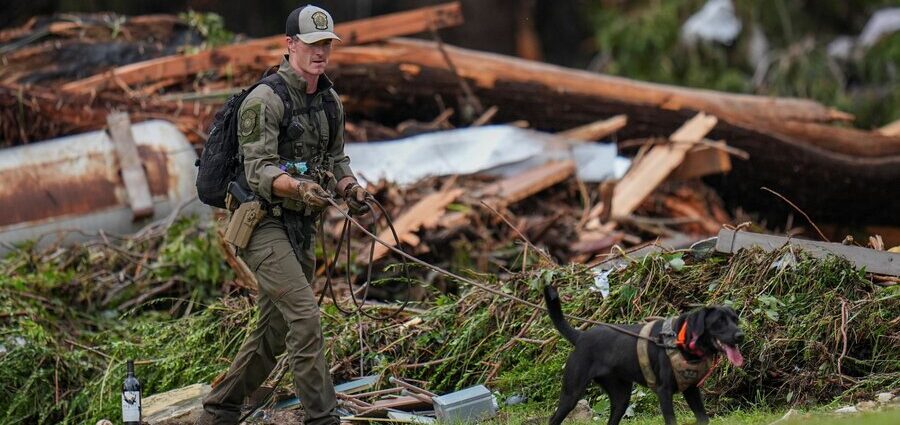 Searchers sweep Texas Hill Country for child campers after flash floods