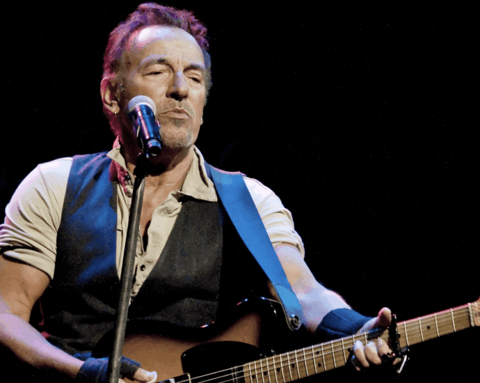 10 ‘Patriotic’ Songs That Actually Criticize America