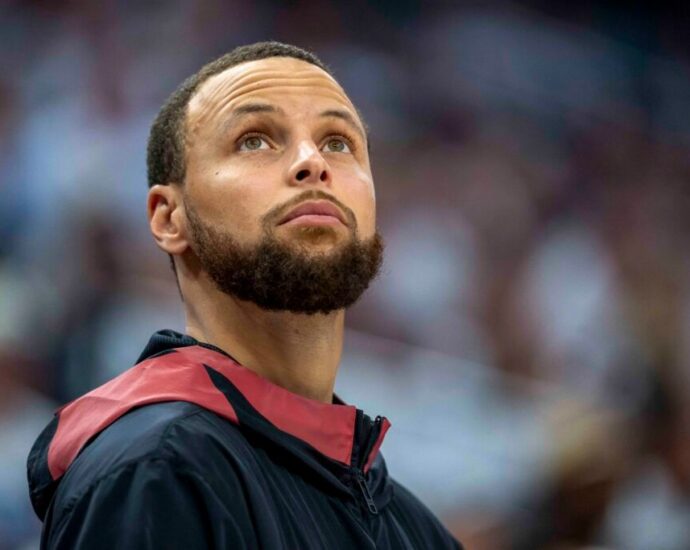 Warriors Superstar Stephen Curry Breaks Silence on How Much Longer He Plans to Play in NBA Amid Retirement Talk
