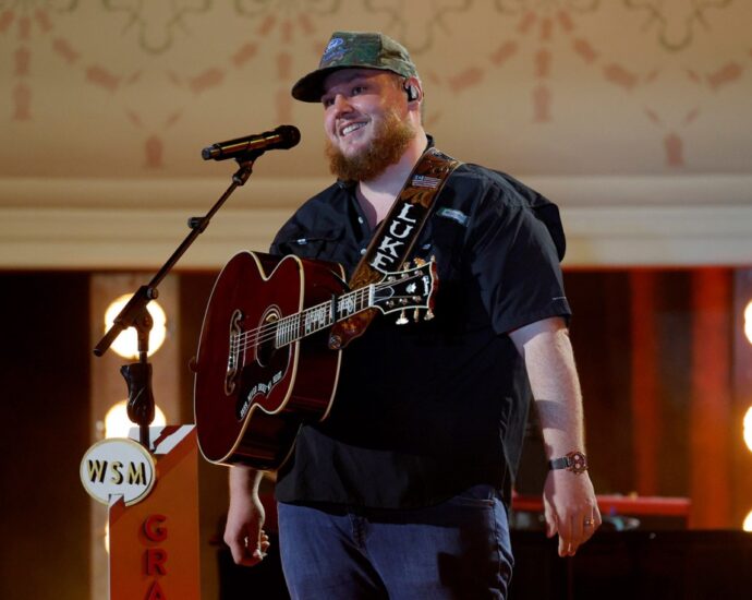 Luke Combs Was Once Forced to Choose Between Music & A College Frat: ‘I Made the Right Choice’
