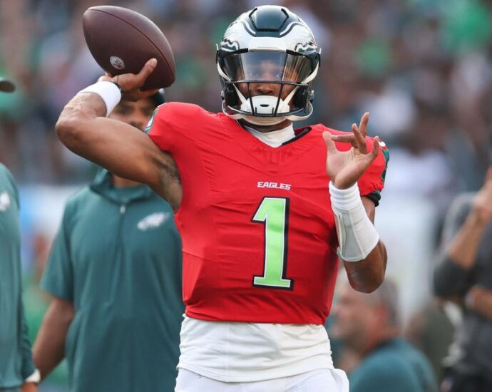 Eagles training camp practice updates live from Lincoln Financial Field