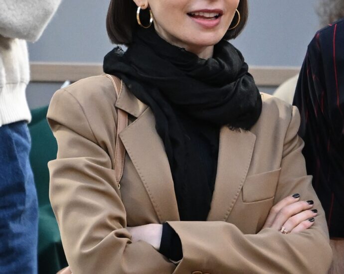 Lily Collins’ Anti-Emily in Paris Travel Look Stars 2 Contrasting Trends for Fall 2025