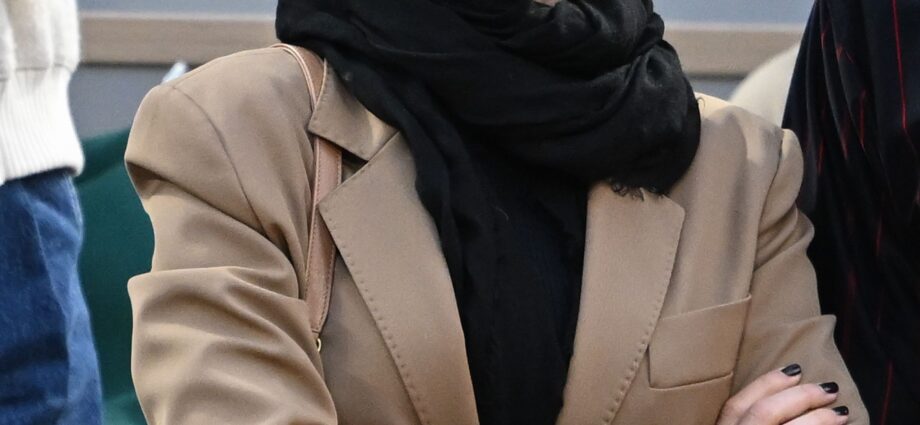 Lily Collins’ Anti-Emily in Paris Travel Look Stars 2 Contrasting Trends for Fall 2025