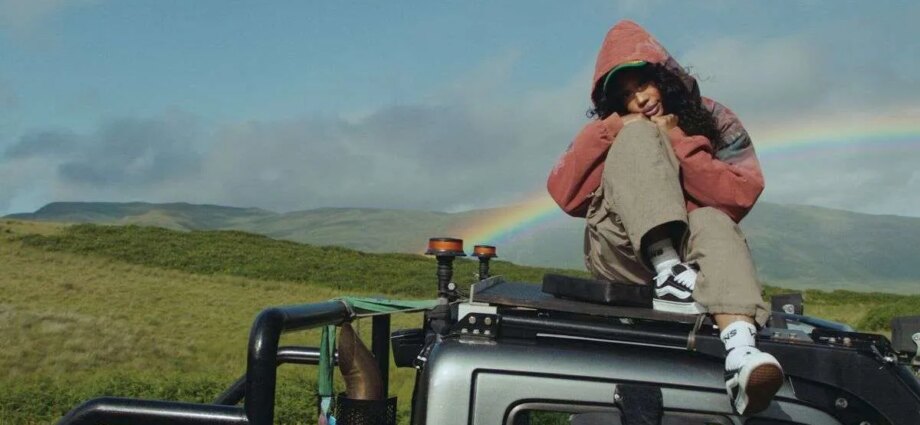 SZA Named Artistic Director in Multi-Year Partnership with Vans