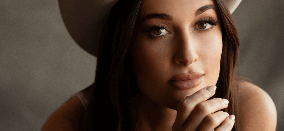 Kacey Musgraves Renews Global Publishing Deal With Warner Chappell Music