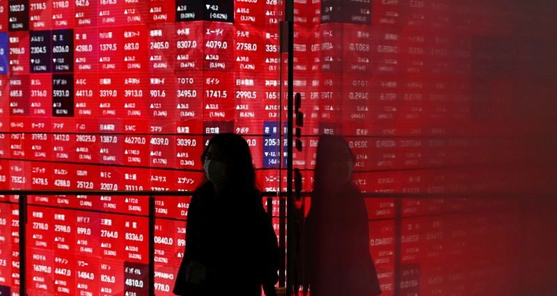 US stocks brush record highs as weak jobs data fuel rate cut bets