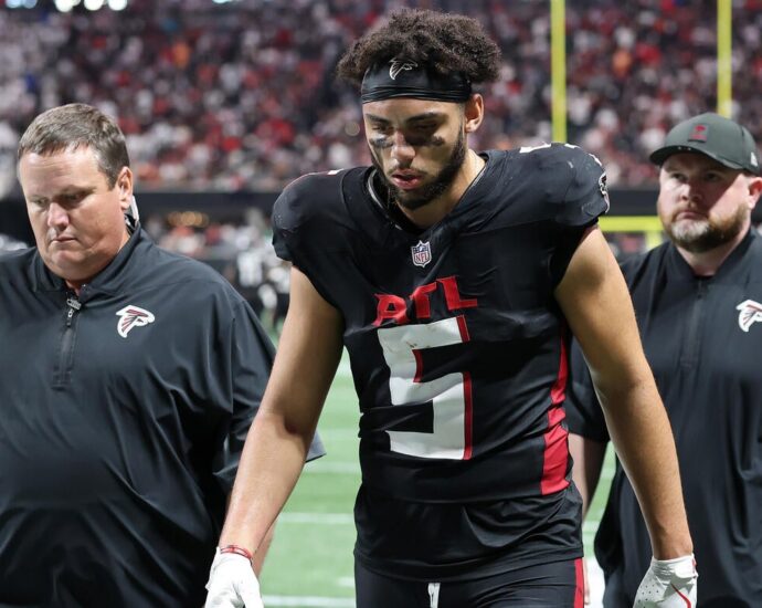 Drake London injury: Falcons WR day-to-day with shoulder sprain after Week 1 exit, per report