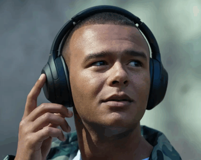 Sonys still-relevant WH-1000XM4 headphones are under $200