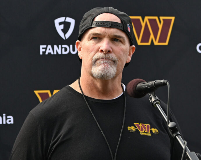 Insult to injury: Commanders lose game — and possibly star RB for rest of season