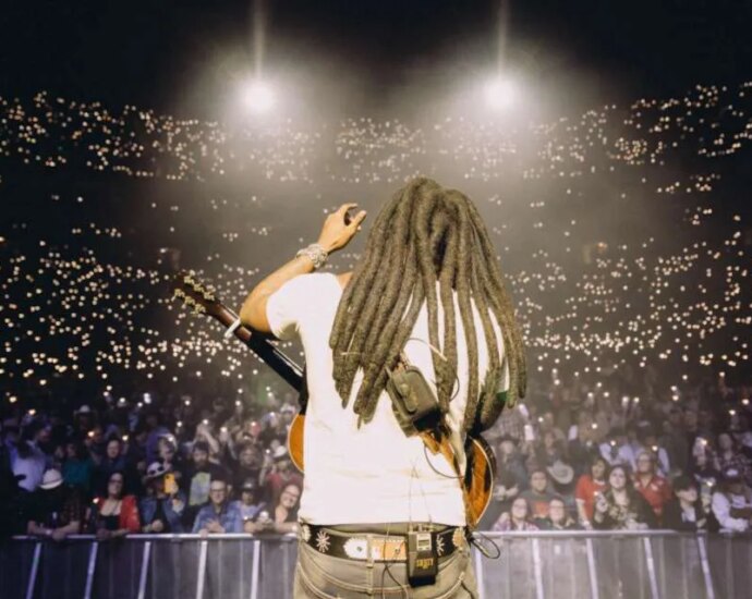 Shaboozey Releases Amazon Music Original ‘Let ’Em Know’ — New ‘Anthem’ Leads Into Thursday Night NFL Football Programming