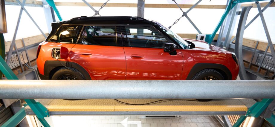 How Would You Like to Park (and Charge) on an Automotive “Ferris Wheel”?