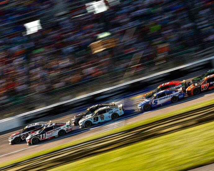 Kansas Cup race was every playoff driver for himself