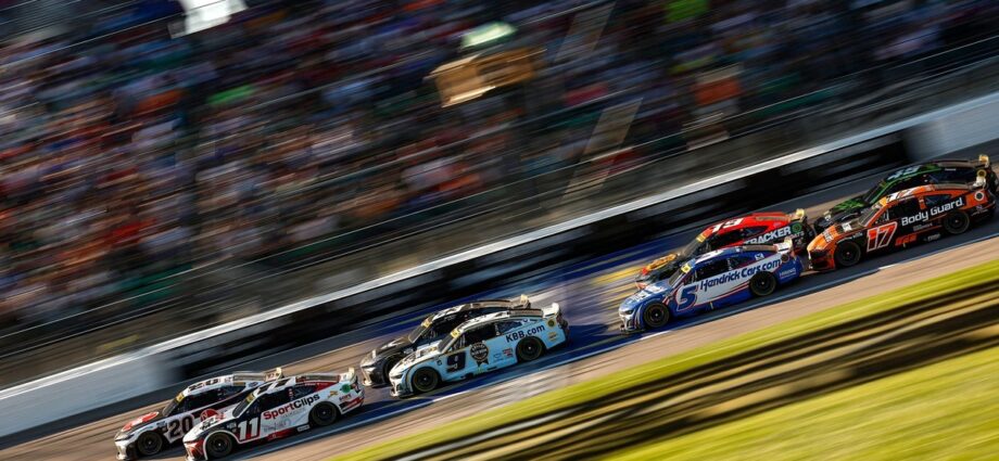 Kansas Cup race was every playoff driver for himself