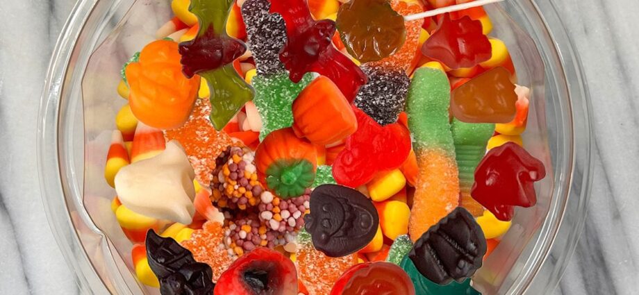 These Are the 11 Best Non-Chocolate Halloween Candies, Ranked