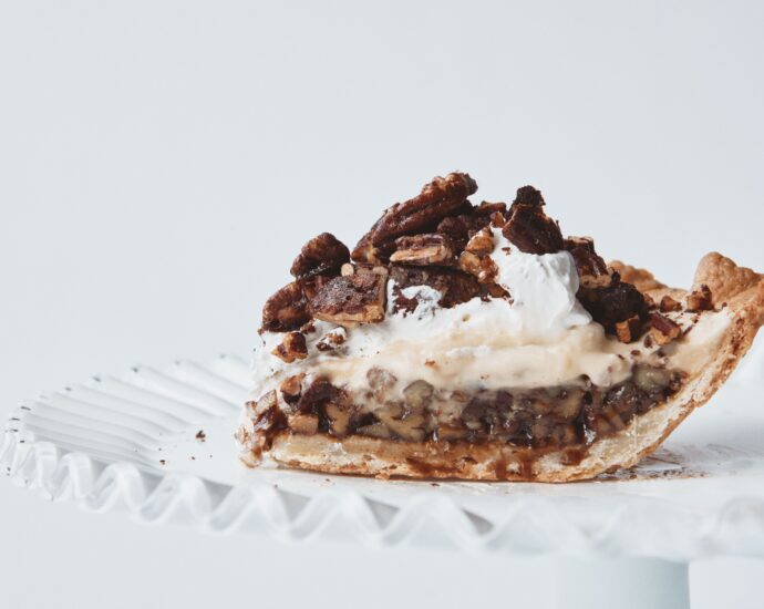 How This Amish-Inspired Pecan Pie Works on (Literally) Every Layer
