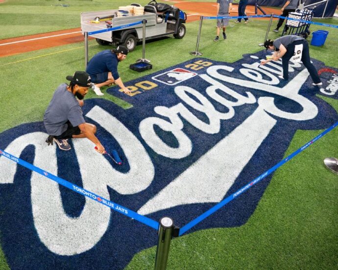 Follow live: Enrique Hernandez’s RBI single gets Dodgers on board in Game 1 of World Series