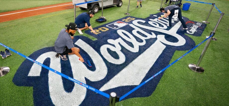 Follow live: Enrique Hernandez’s RBI single gets Dodgers on board in Game 1 of World Series