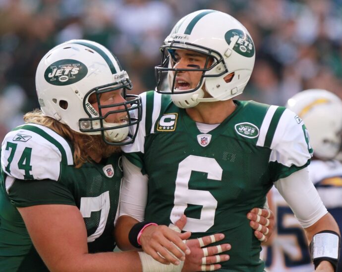 Mark Sanchez Breaks Silence to Pay Tribute to Former New York Jets Teammate Nick Mangold