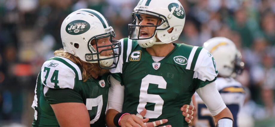 Mark Sanchez Breaks Silence to Pay Tribute to Former New York Jets Teammate Nick Mangold
