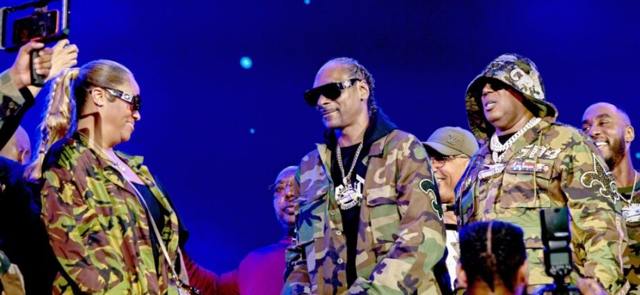 Snoop Dogg Surprises at Verzuz Relaunch for No Limit-Cash Money Battle at ComplexCon in Las Vegas