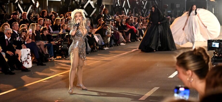 Inside Vogue World: Hollywood as Anna Wintour and Friends Celebrate Film, Fashion and Fun (Finally!)