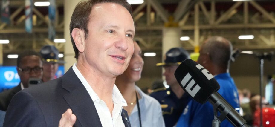 La. Gov.: LSU AD won’t select new football coach