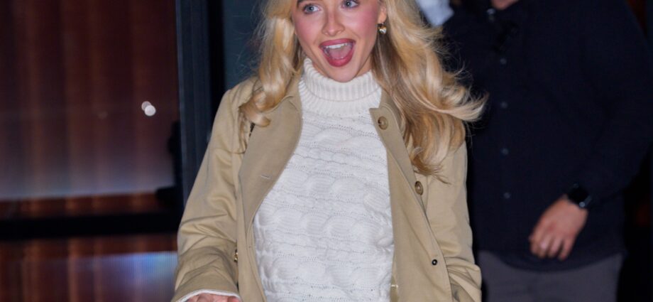 Sabrina Carpenter Doesn’t Have Cold Feet About Breaking This Fall Fashion Rule