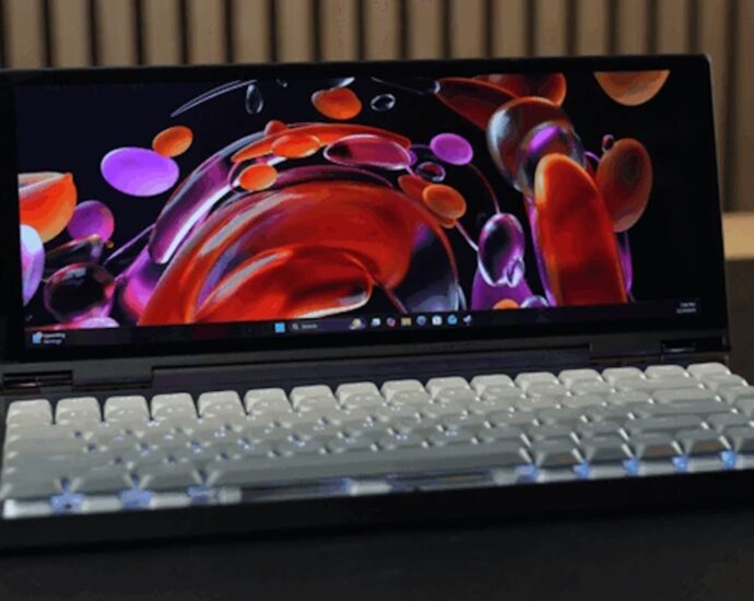 Kernelcom: Smart keyboard with AMD Ryzen 7 or Intel CPU is an extra-wide but still compact laptop