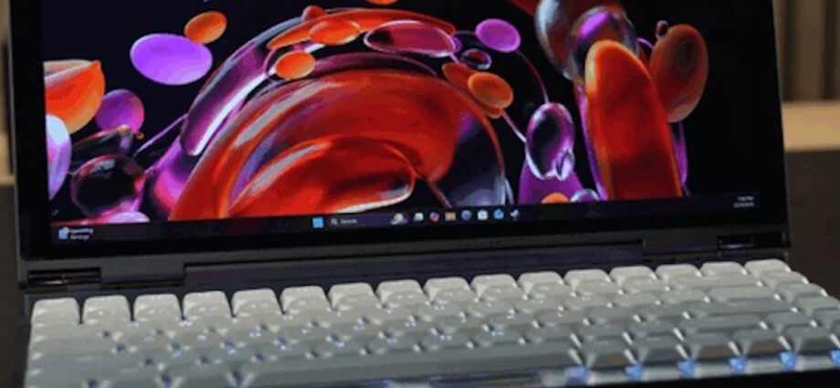 Kernelcom: Smart keyboard with AMD Ryzen 7 or Intel CPU is an extra-wide but still compact laptop