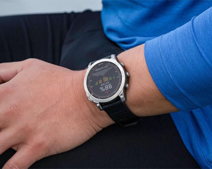 Garmin introduces new update for older high-end smartwatches to resolve device shutdowns while also making other improvements