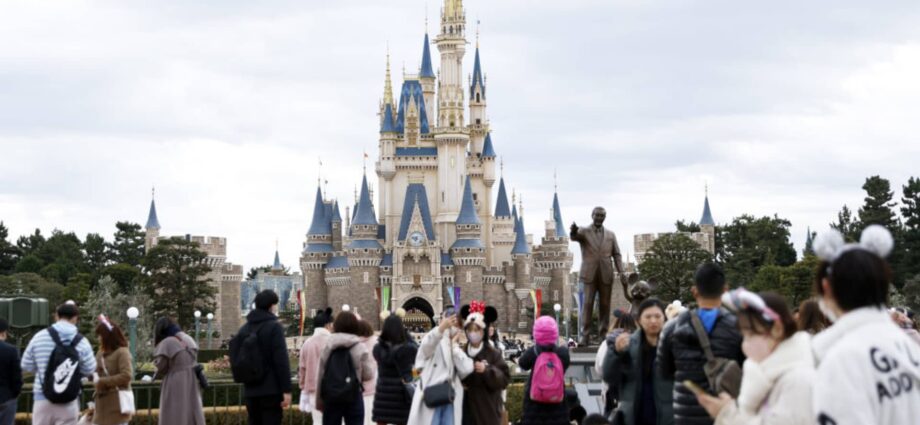 Japan tourism-exposed stocks sink as China issues travel warning after Takaichi’s Taiwan remarks