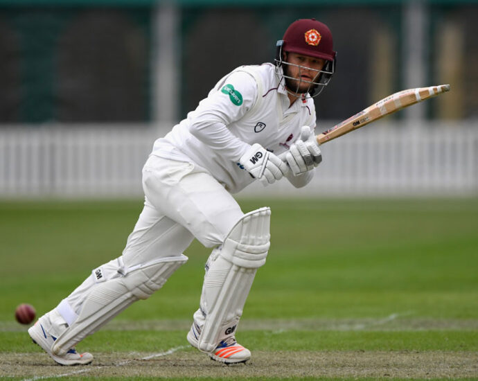 Northants face awkward chase