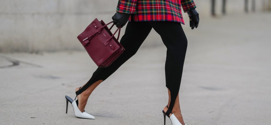 What Shoes to Wear With Leggings to Look Cozy and Chic This Winter
