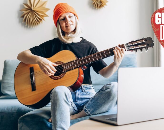 Guitar Tricks just dropped a whole year of guitar lessons to only $99 thanks to this impressive 89% off Black Friday offer