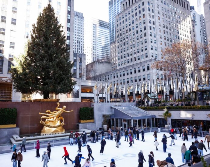 U.S. stock futures flat as investors look to end 2025 on a high note