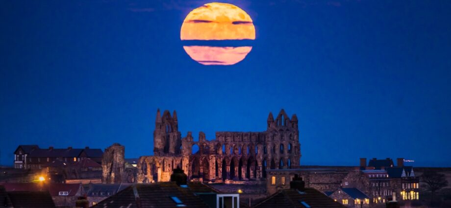 9 night sky events to see in December, from a supermoon to a once-in-a-lifetime interstellar comet